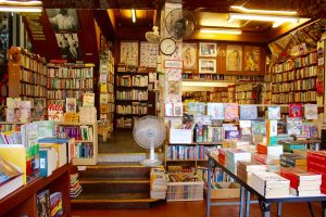8-maneras-de-elegir-libros-en-espanol-en-madrid